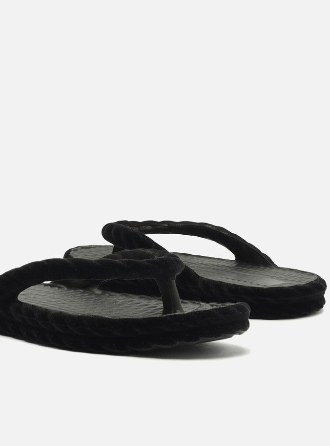 Chinelo de Dedo Preto Marrocos Velvet