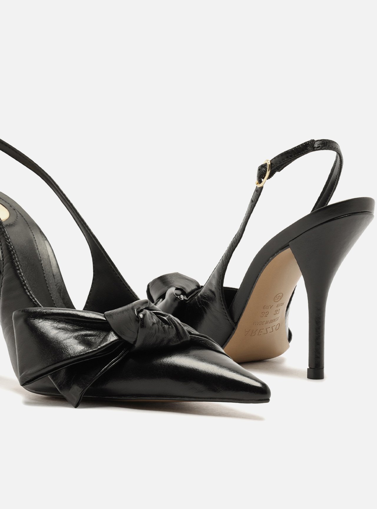 Scarpin Preto Couro Salto Fino Laço Slingback — foto 4