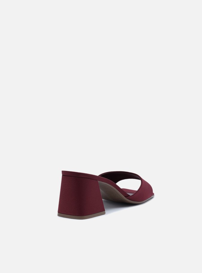 Mule Vermelho Cetim Salto Médio Bloco