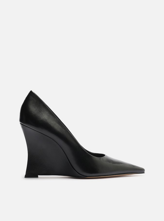Scarpin Preto Couro Salto Alto Anabela