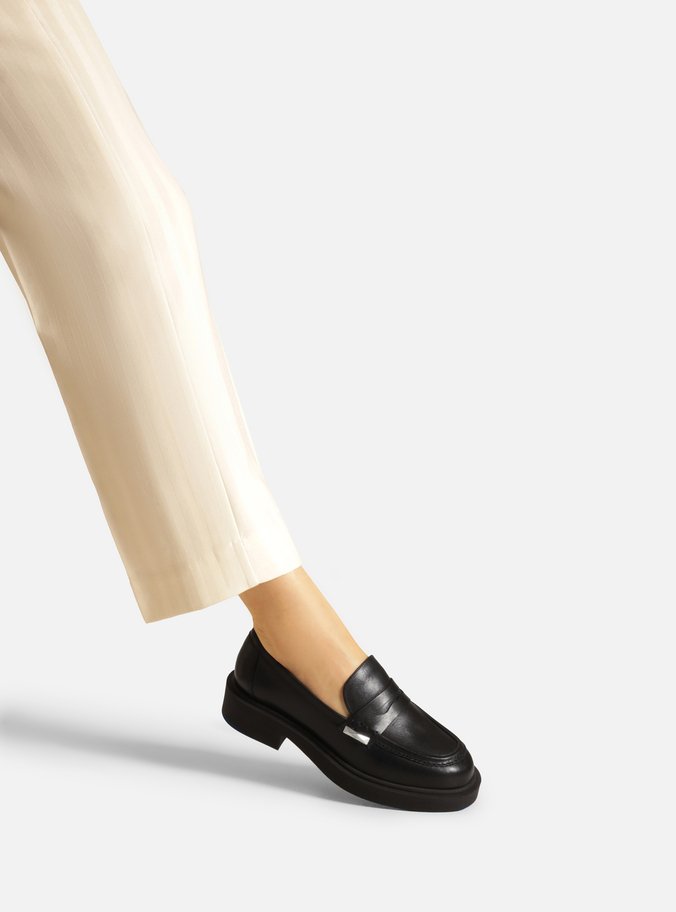 Mocassim Preto Couro Bloco Tira Detalhe