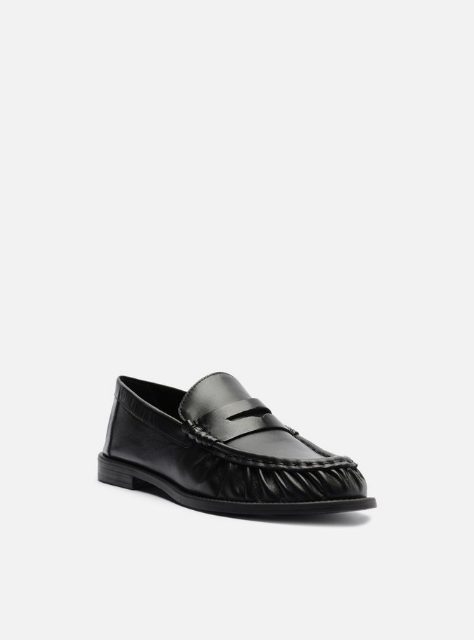 Mocassim Preto Couro Franzido Tira