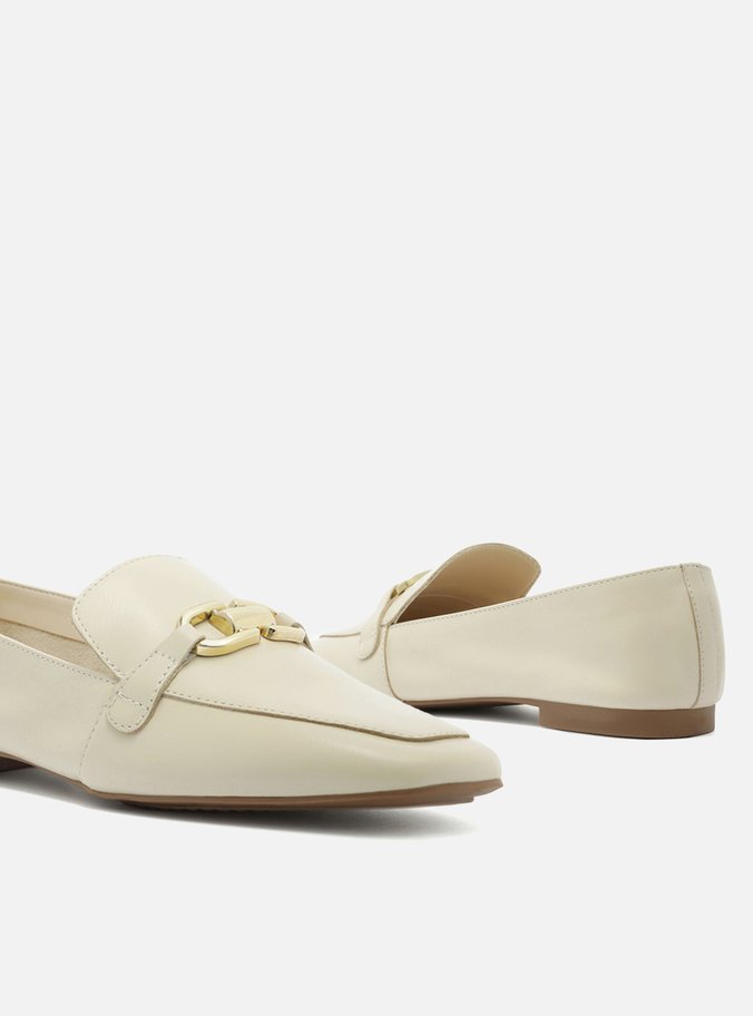 Mocassim Off-White Bico Quadrado Rasteiro