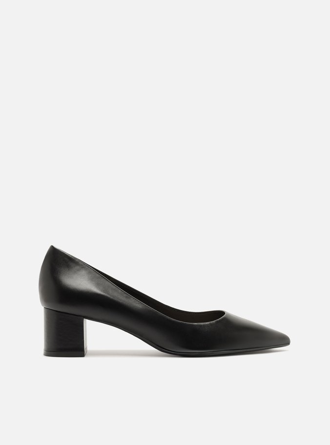 Scarpin Preto Couro Salto Baixo Bloco City