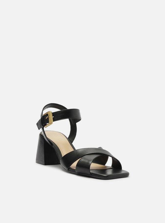 Sandália Preta Couro Salto Bloco Fresh Classy