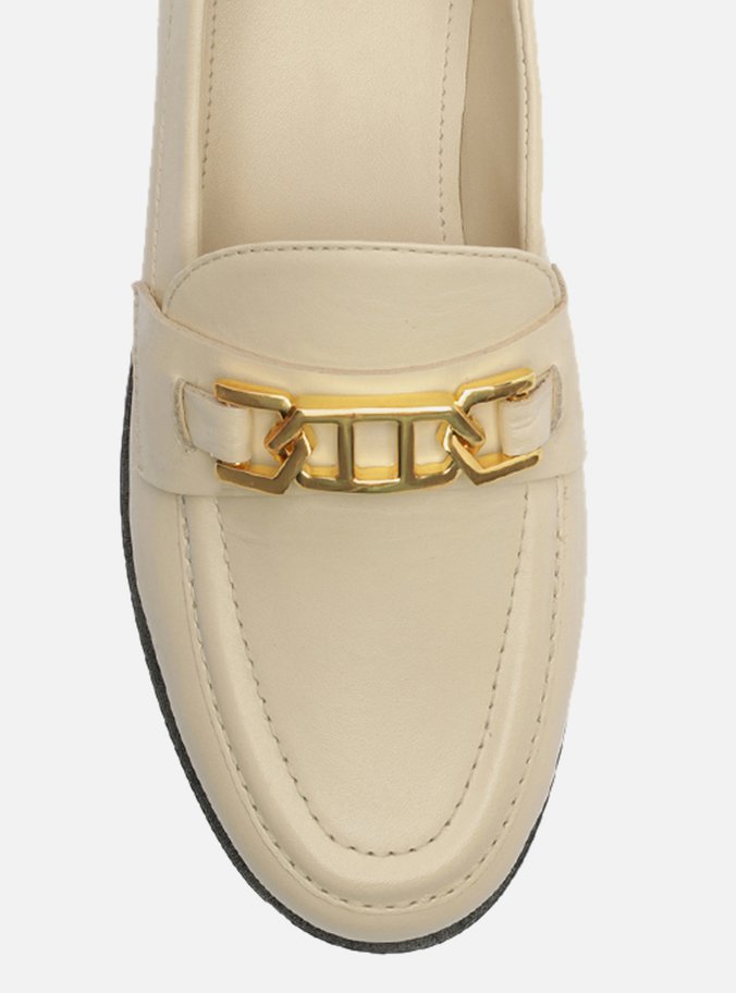 Mocassim Off-White Couro Metal Livia