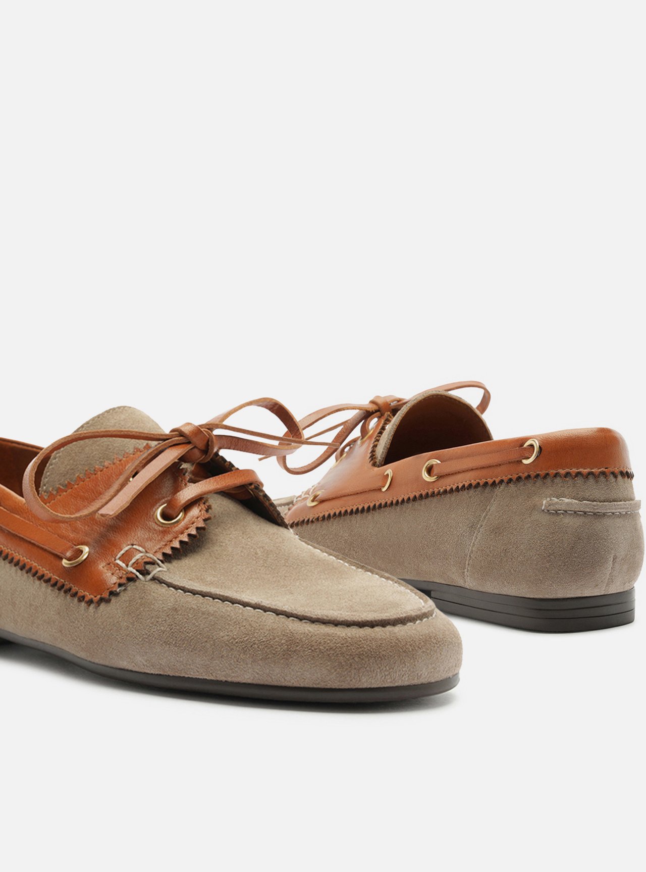 Mocassim Cinza Multimaterial Bico Redondo Laço — foto 4