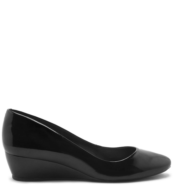 Scarpin Verniz Bico Redondo Anabela Preto
