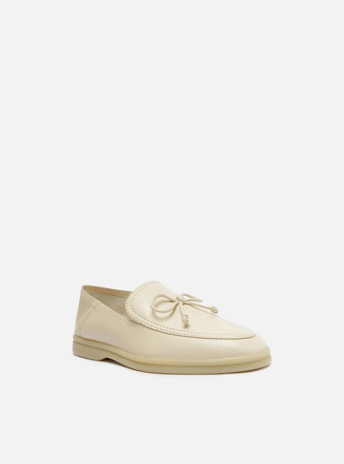 Mocassim Branco Couro Detalhe Laço
