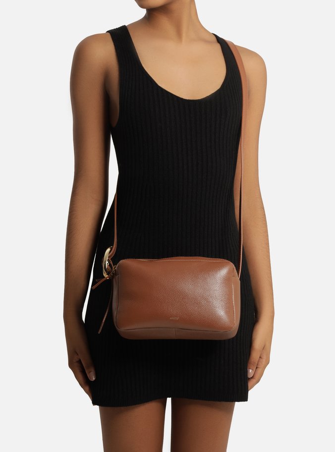 Bolsa Tiracolo Marrom Couro Pequena Fivela Oval