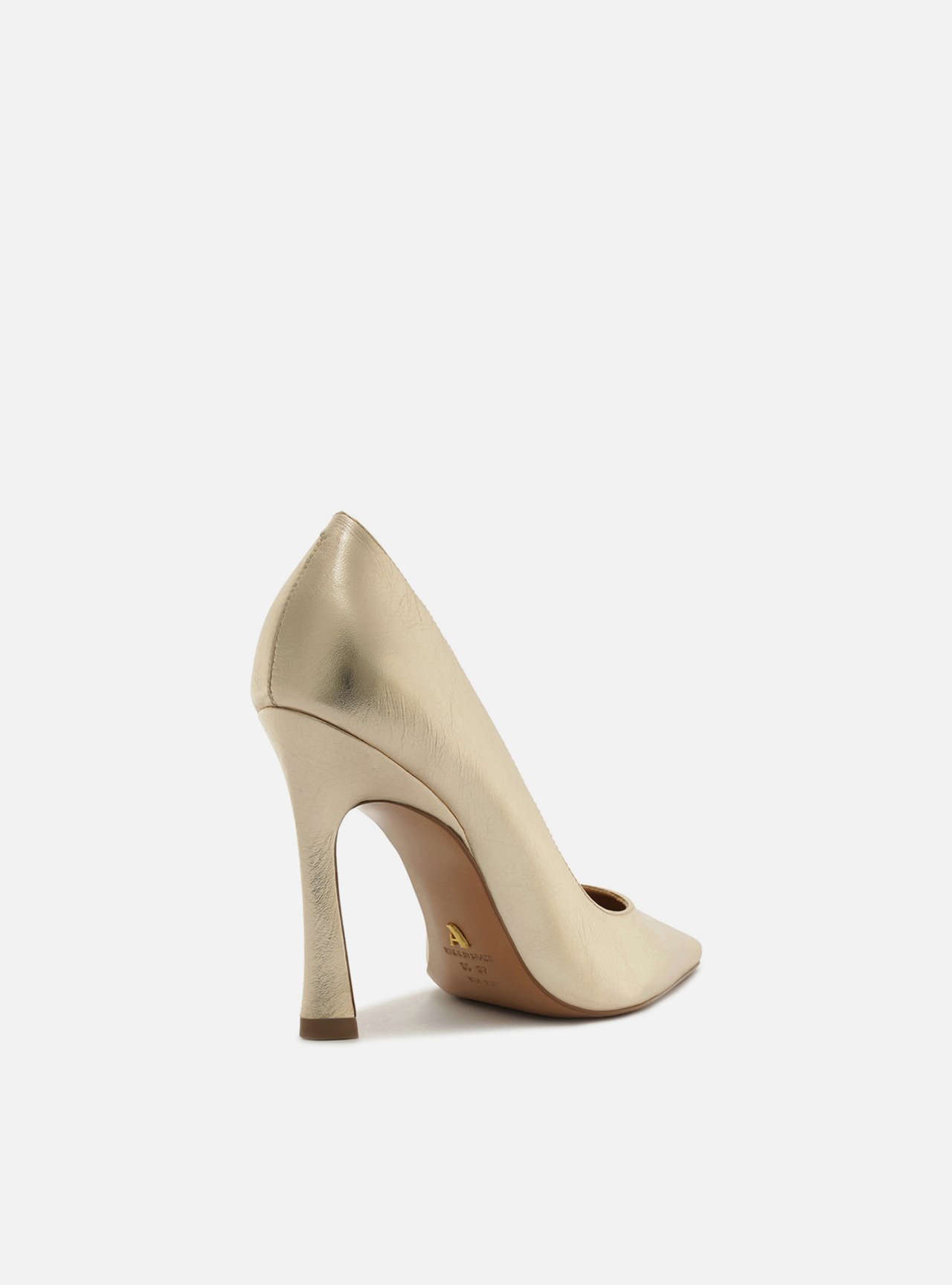Scarpin Dourado Couro Salto Fino — foto 3