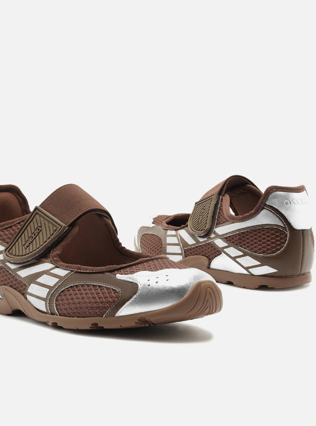 Tênis Multicolorido Bico Redondo Slip On — foto 4
