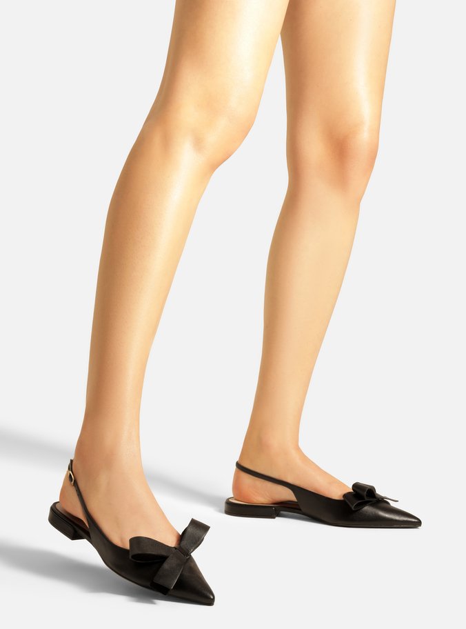 Sapatilha Preta Couro Slingback Laço Lateral