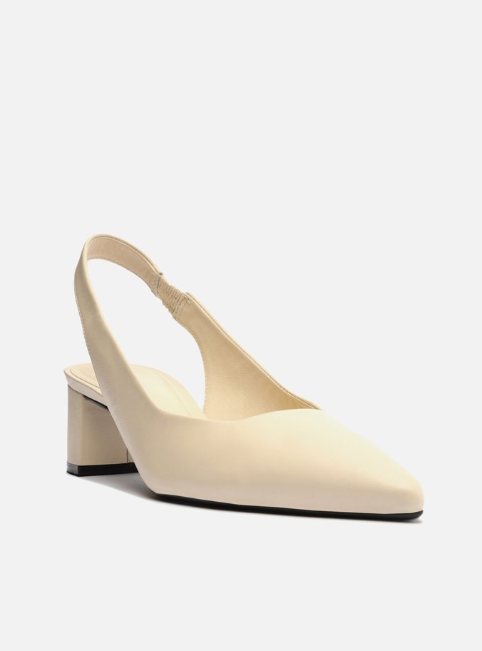 Scarpin Off-White Couro Salto Baixo Helena