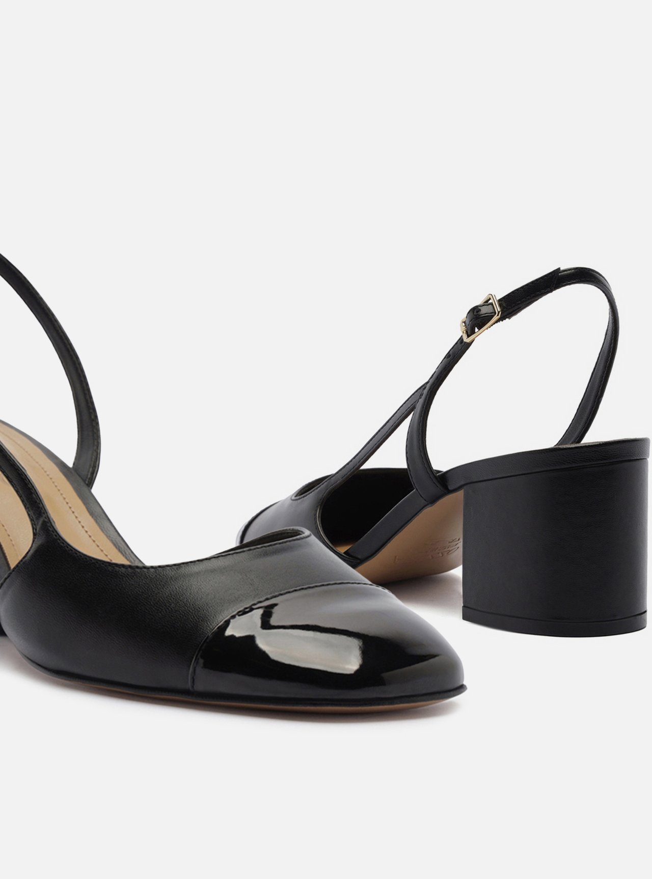 Scarpin Preto Couro Bloco Slingback Cap Toe Verniz — foto 4