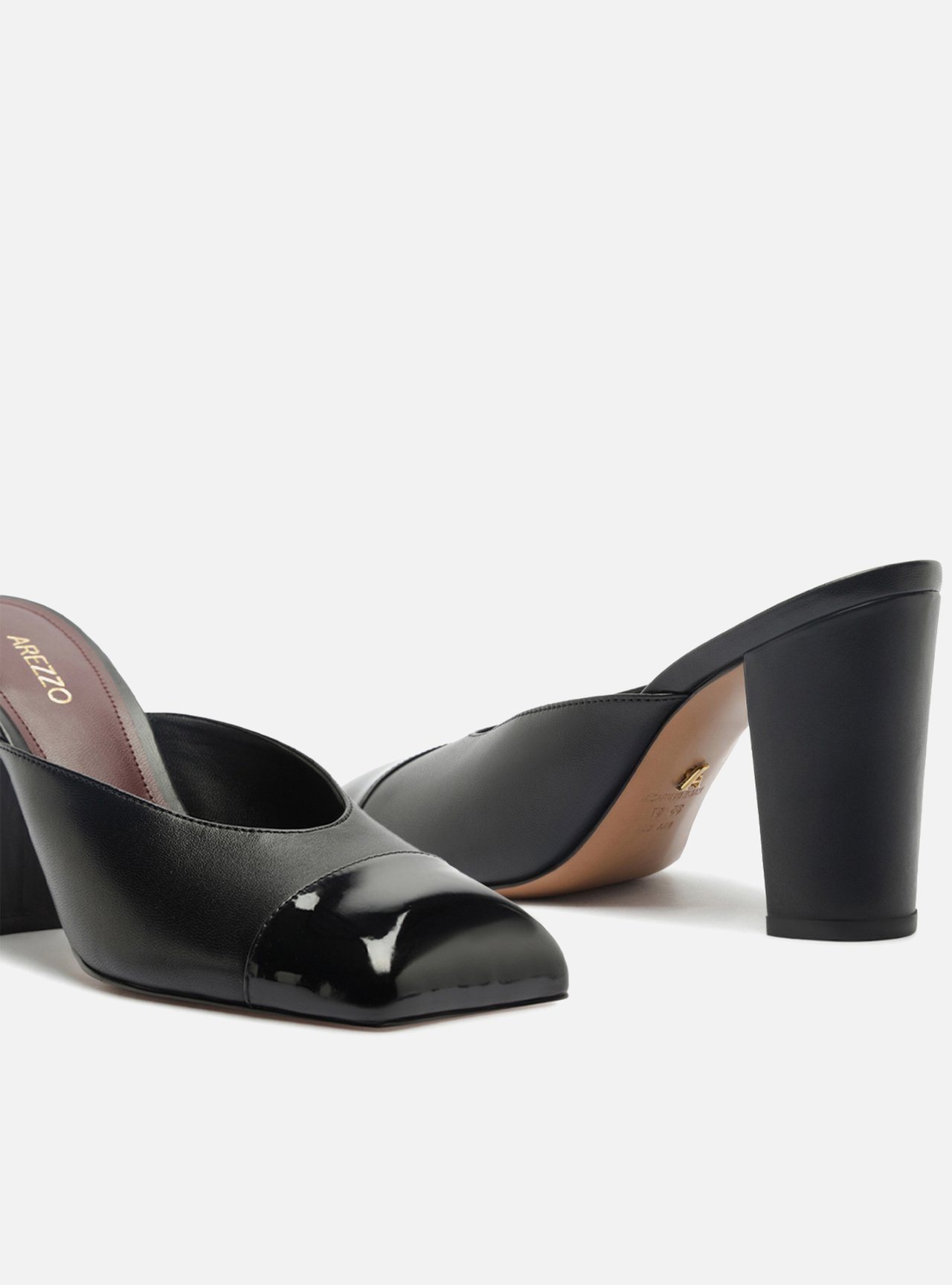 Mule Preta Salto Bloco Cap Toe — foto 4