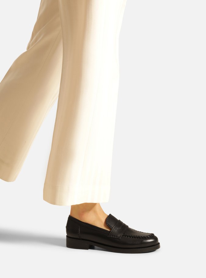 Mocassim Preto Couro Bloco Costuras