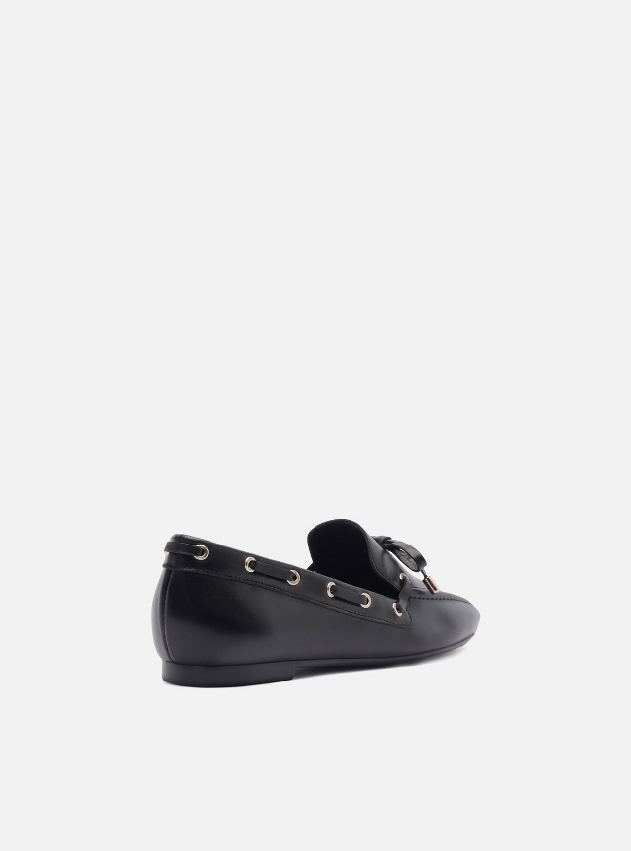 Mocassim Preto Couro Bico Quadrado Laço — foto 3