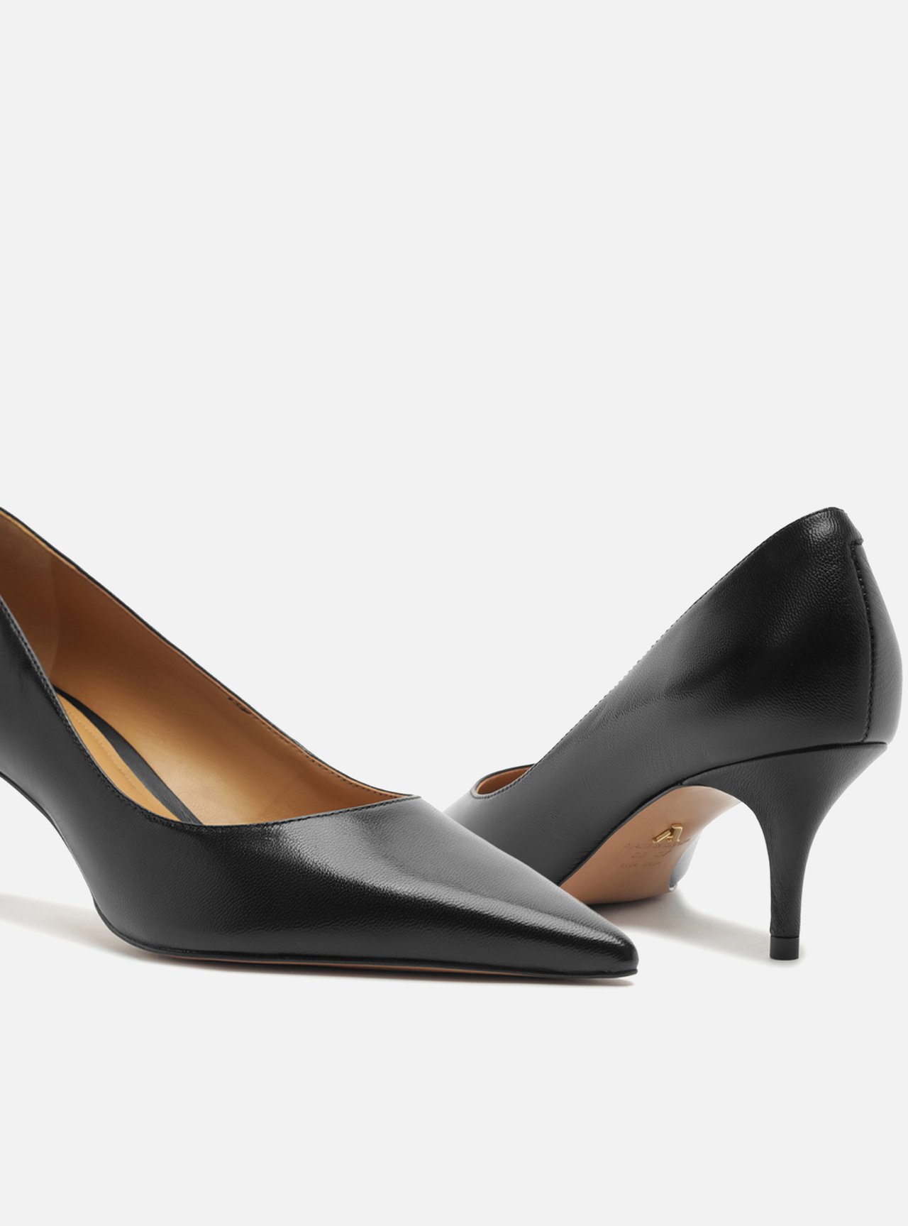 Scarpin Preto Couro Salto Fino Essencial 60 — foto 4