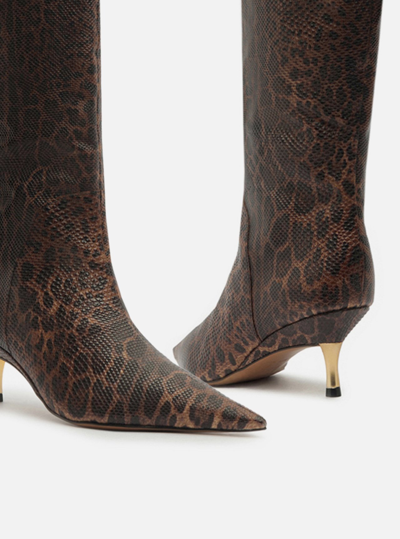 Bota Animal Print Cano Longo Salto Médio Fino — foto 4
