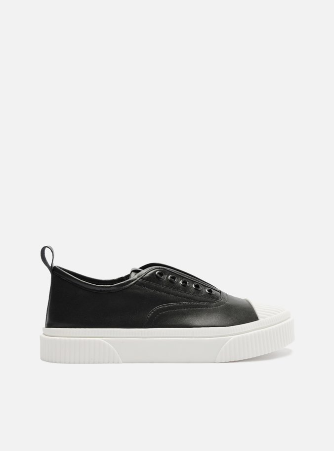 Tênis Slip On Preto Couro Ilhós