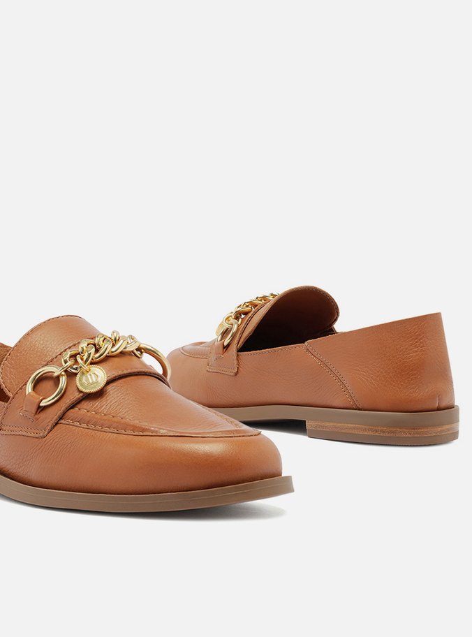Mocassim Marrom Couro Corrente Pingente