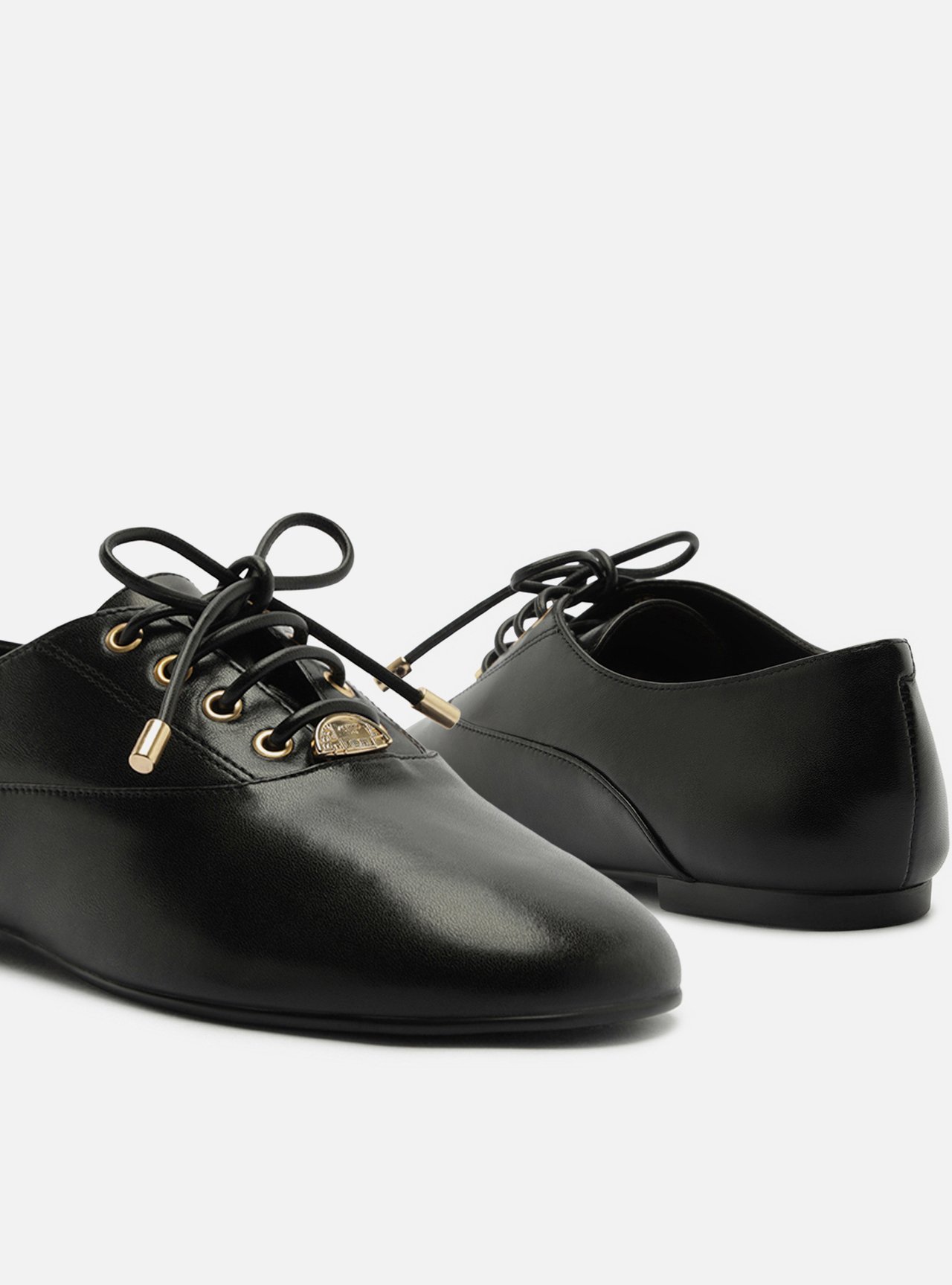 Mocassim Preto Bico Redondo Metais — foto 4