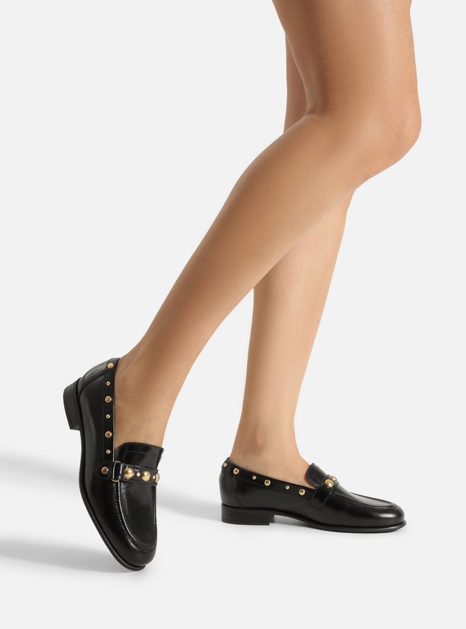 Mocassim Preto Couro Tira Tachas