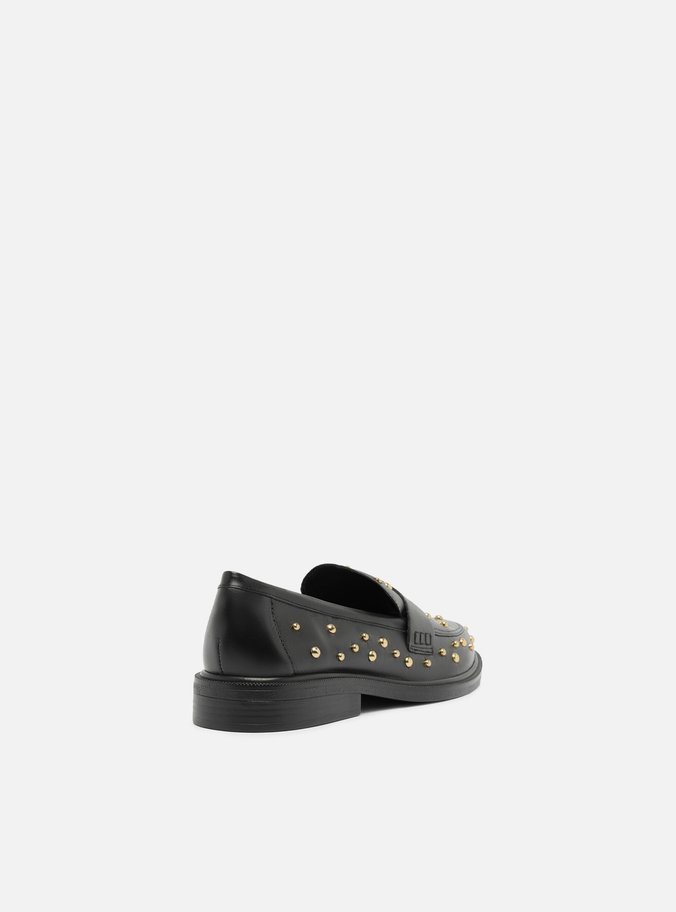 Mocassim Preto Tachas
