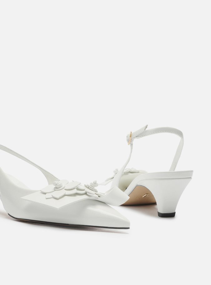 Scarpin Branco Bico Fino Slingback Flores