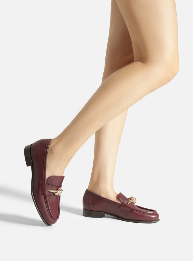 Mocassim Bordô Couro Bico Redondo Metal Nó