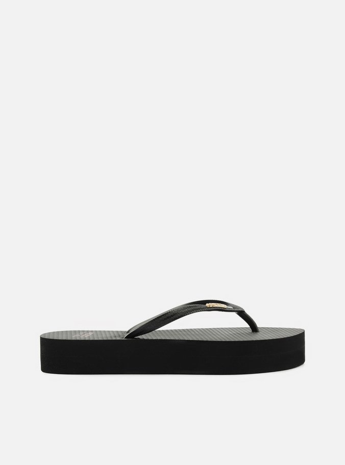 Chinelo de Dedo Preto Plataforma Metais Brizza