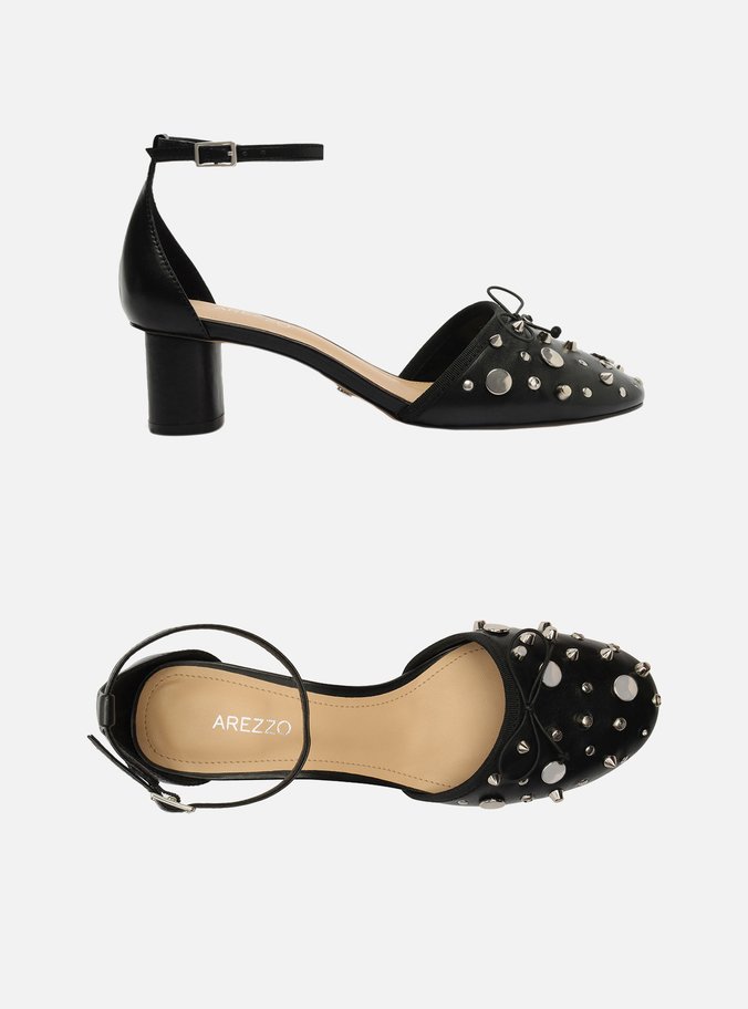 Scarpin Preto Couro Salto Bloco Aberto Tachas
