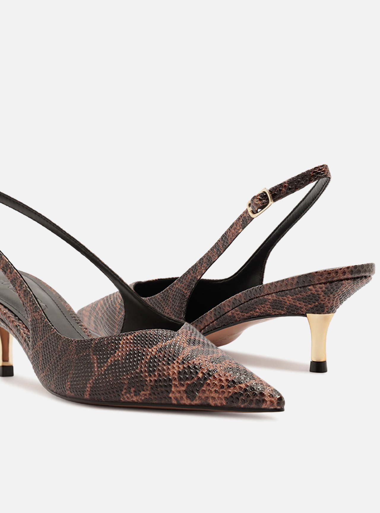 Scarpin Animal Print Slingback Salto Médio Dourado — foto 4