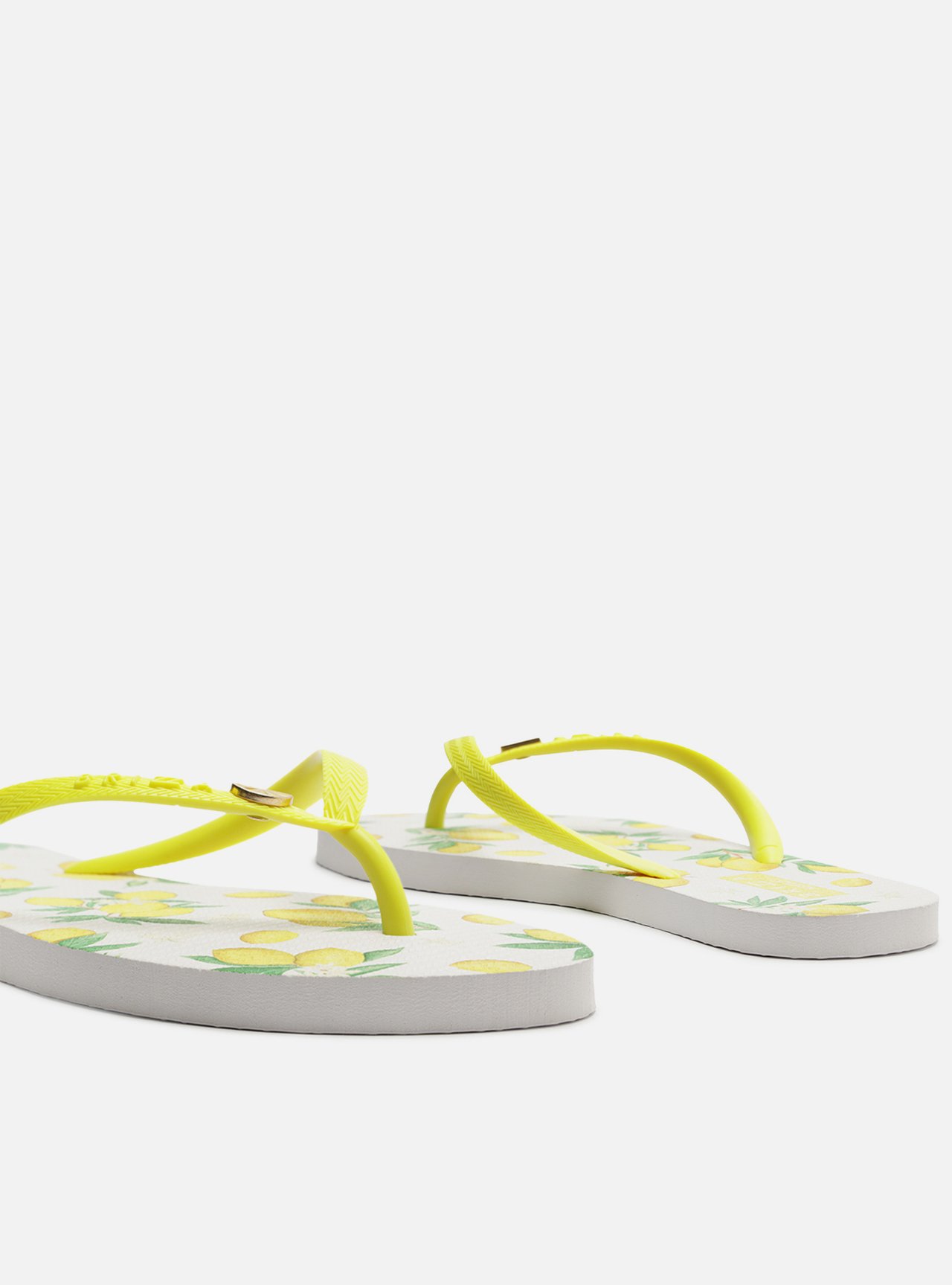 Chinelo de Dedo Amarelo Estampado Limão — foto 4