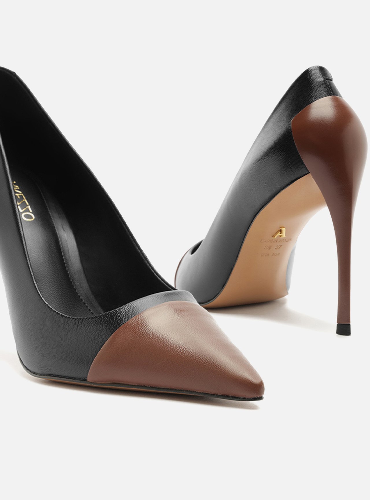 Scarpin Preto Couro Salto Fino Bico Fino Cap Toe — foto 4