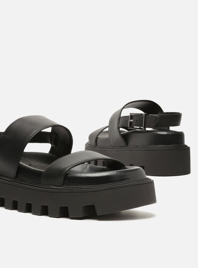 Sandália Preta Couro Flatform Tratorada