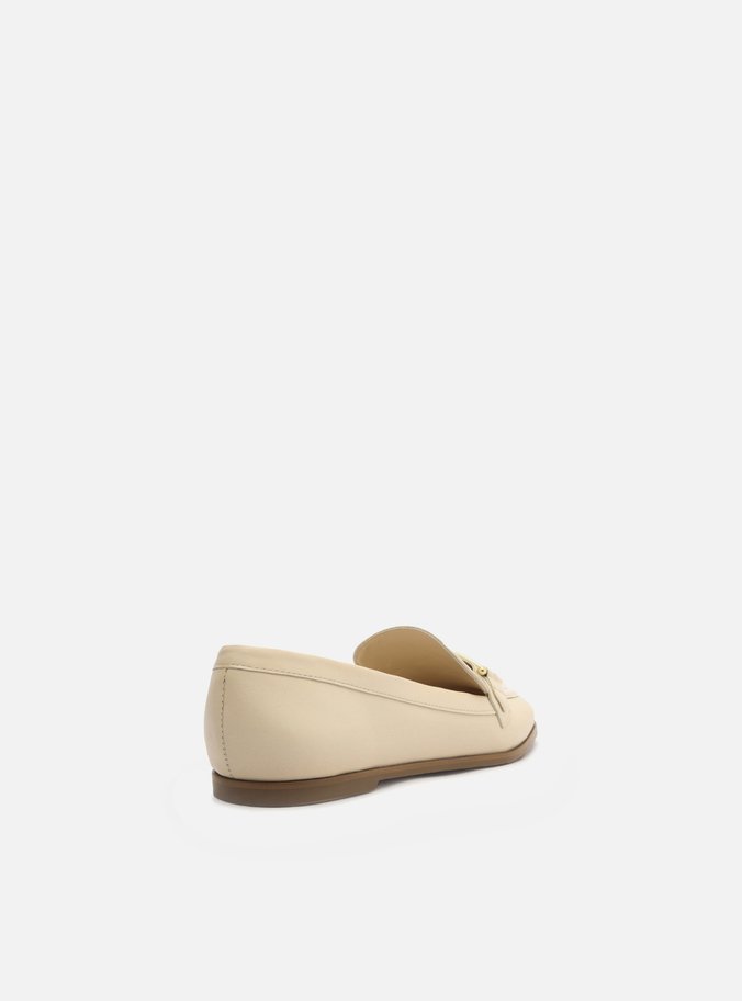 Mocassim Off-White Couro Bridão Metálico Moderno