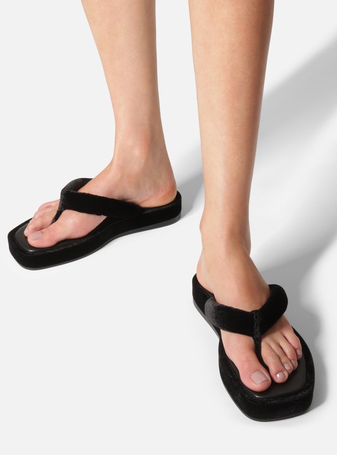 Sandália Preta Salto Flatform Tiras