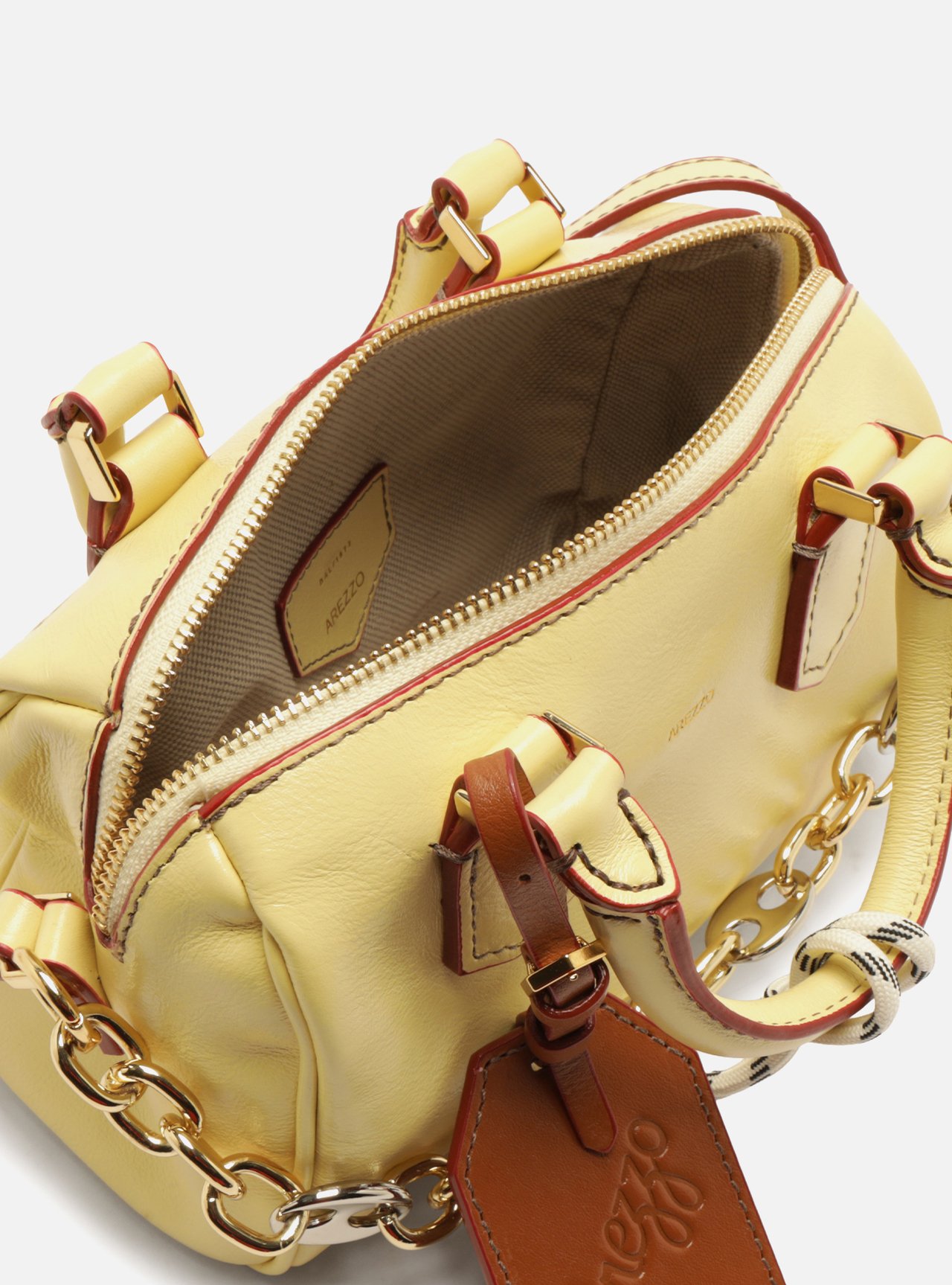 Bolsa Bowling Tiracolo Amarela Couro Pequena Corrente — foto 4