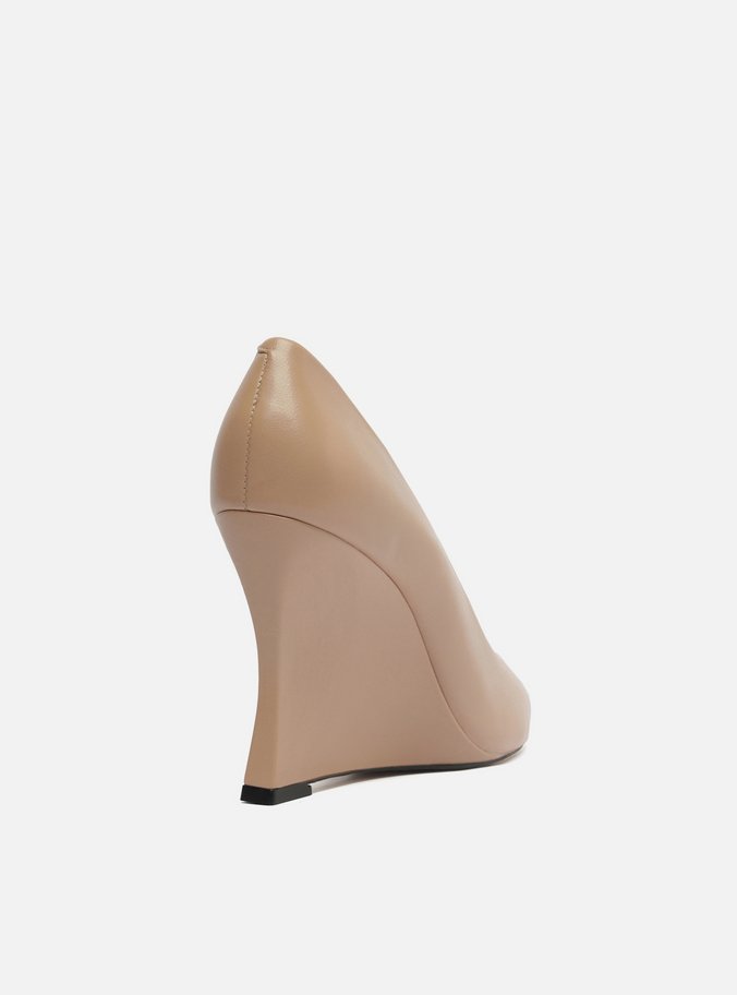 Scarpin Bege Couro Salto Alto Anabela