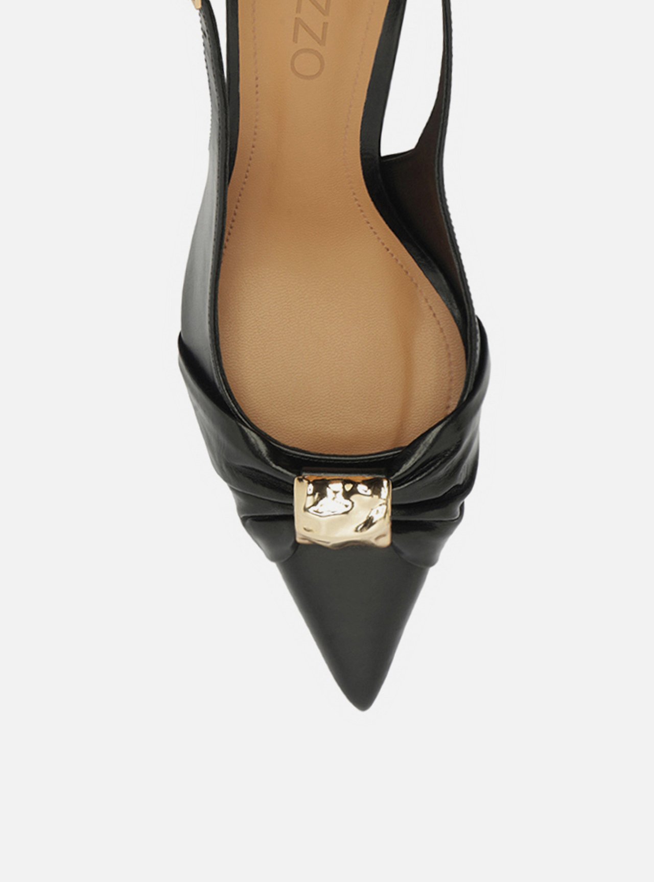 Scarpin Preto Couro Bico Fino Slingback Metal — foto 5