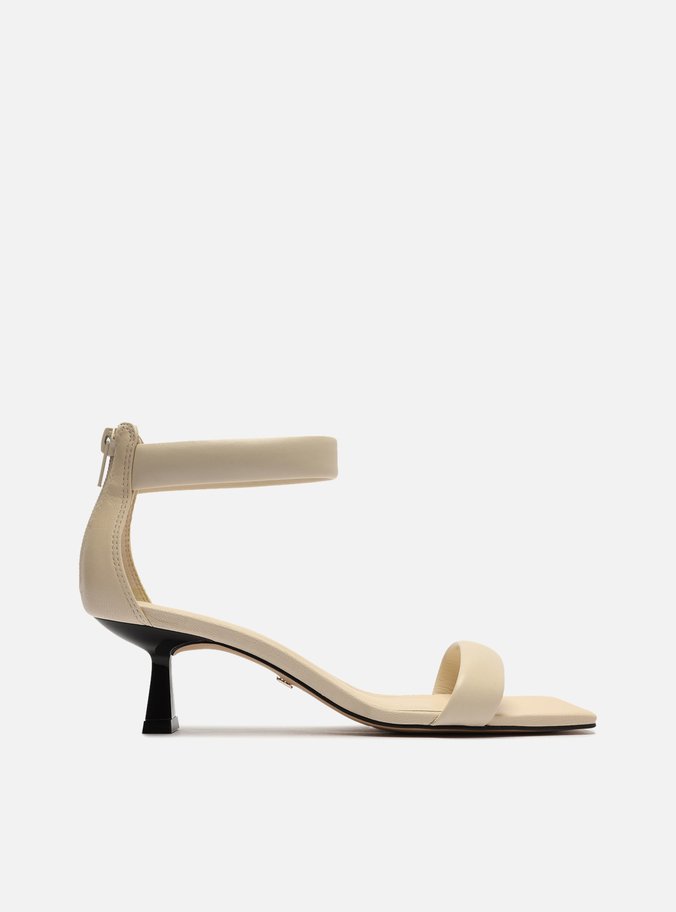 Sandália Off-White Salto Médio
