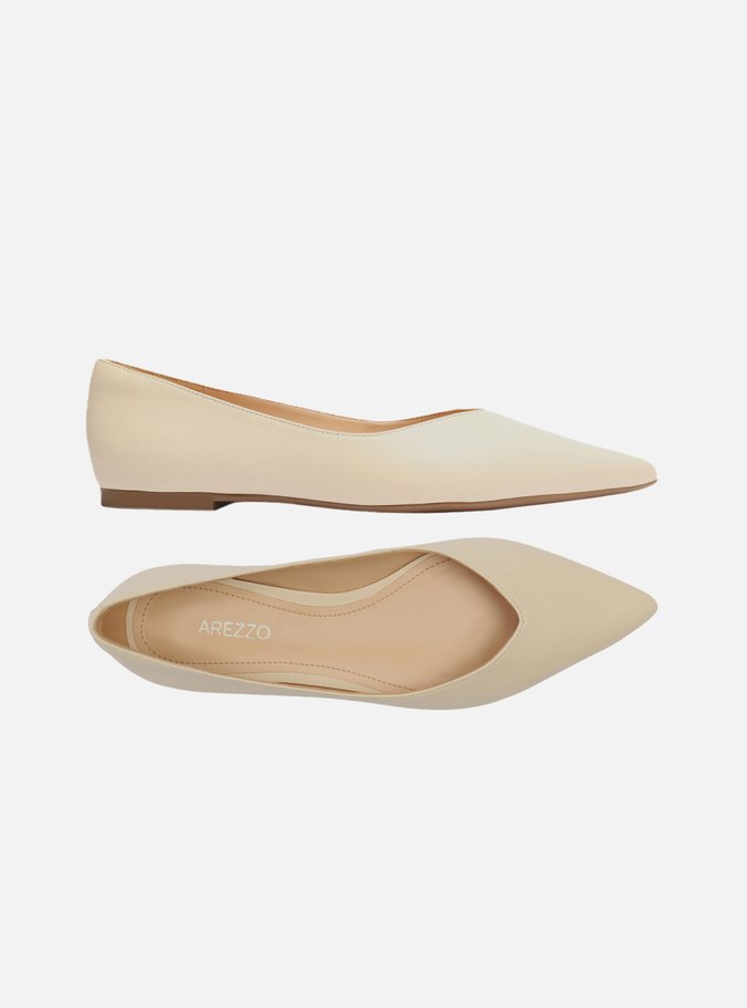 Sapatilha Off-White Couro Bico Fino Minimal