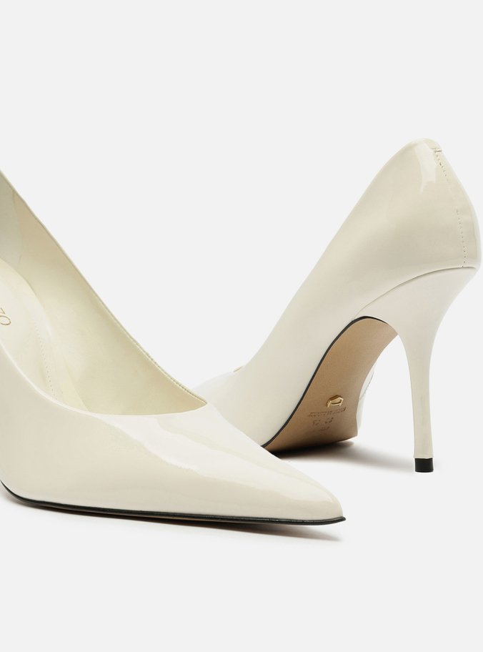 Scarpin Branco Verniz Salto Alto Fino Clássico