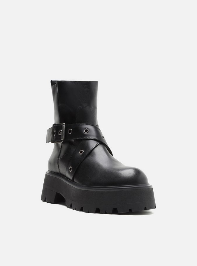 Bota Preta Couro Cano Médio Tratorada Fivela
