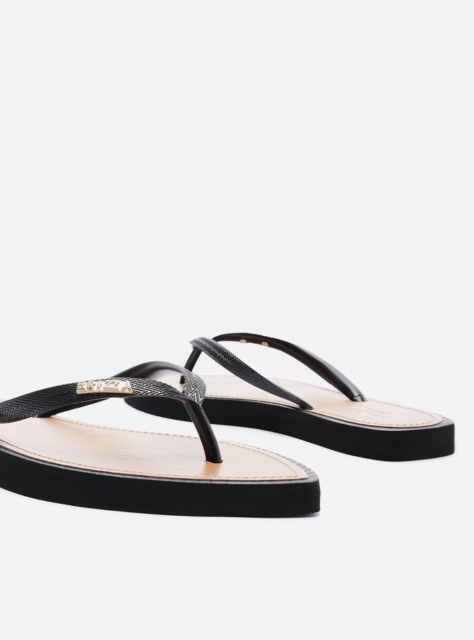 Chinelo de Dedo Preto Bico Folha Brizza