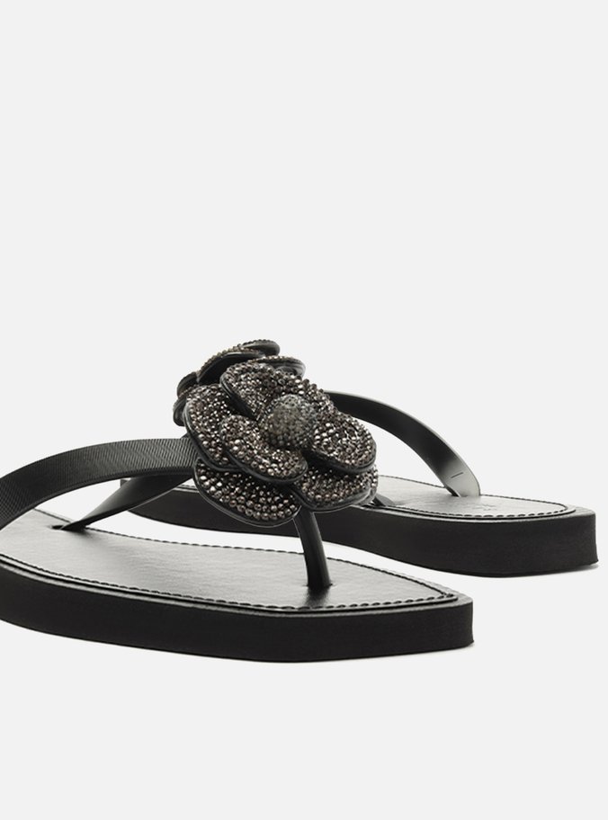 Chinelo de Dedo Preto Recouro Square Flor Strass