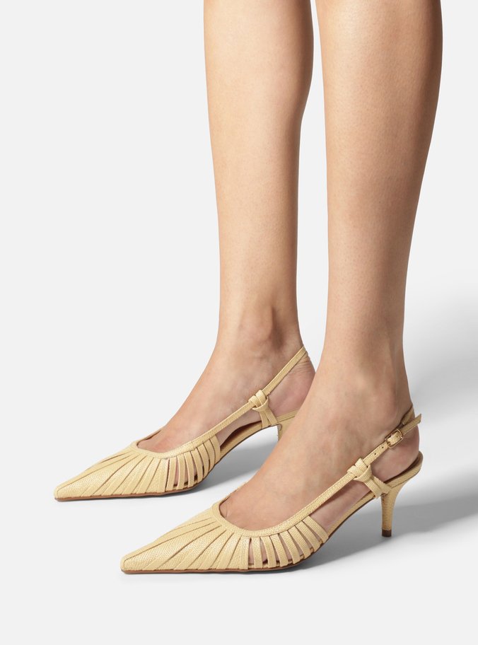 Scarpin Nude Salto Fino Fivela Slingback