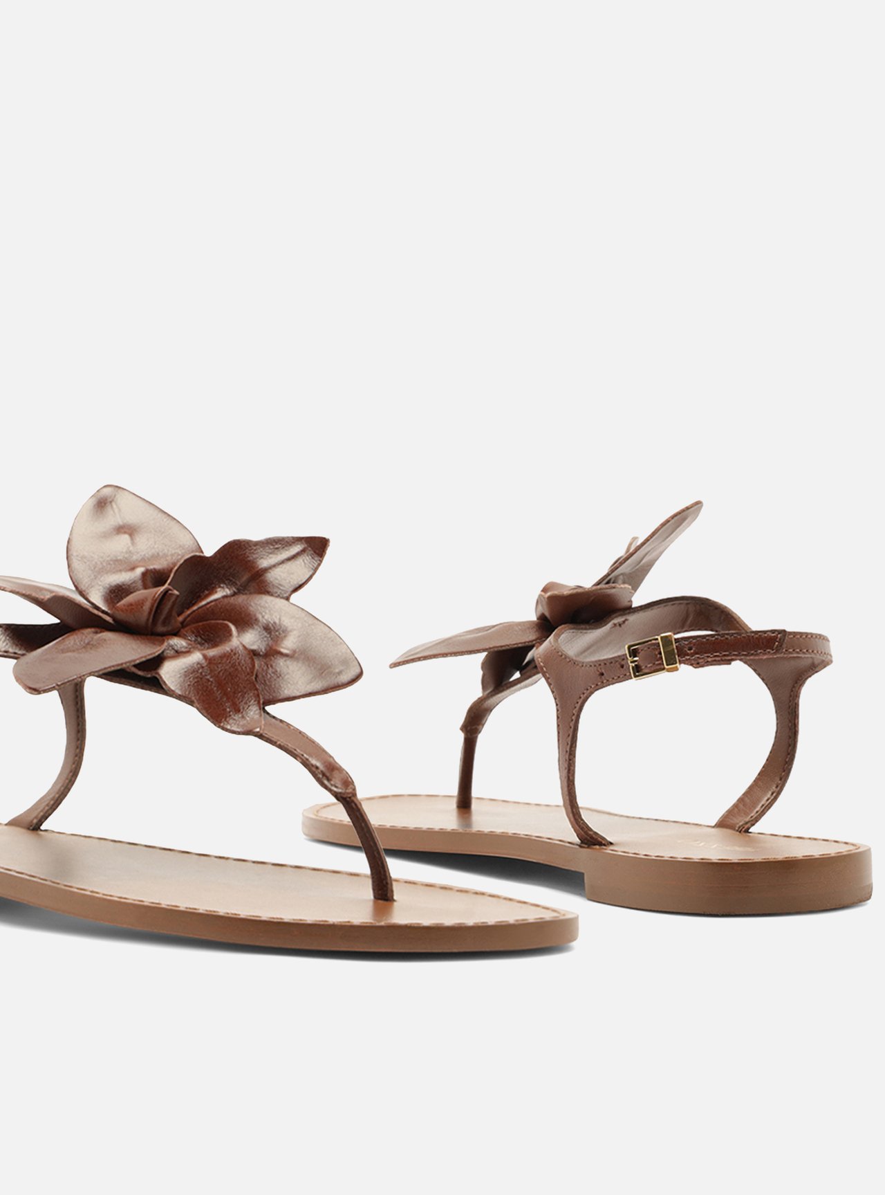 Sandália Rasteira Marrom Couro Flor — foto 4